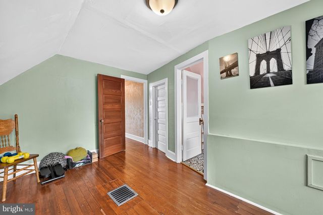 814 N PENNSYLVANIA AVE, Yardley, PA 19067