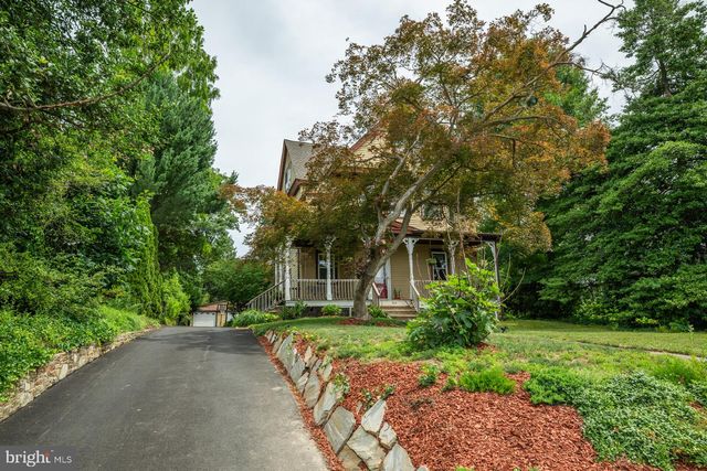 814 N PENNSYLVANIA AVE, Yardley, PA 19067