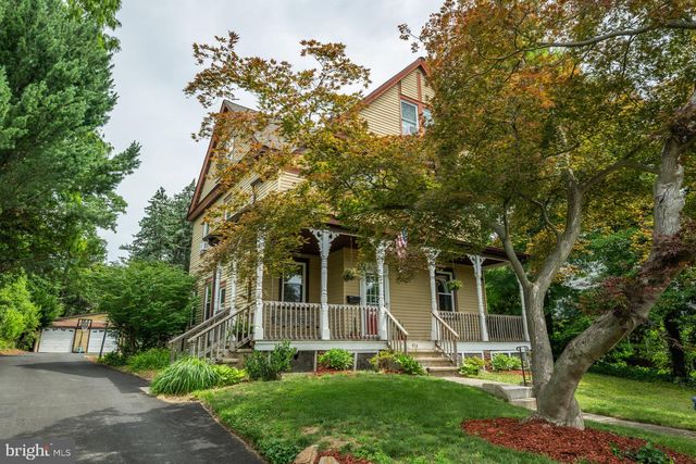 814 N PENNSYLVANIA AVE, Yardley, PA 19067