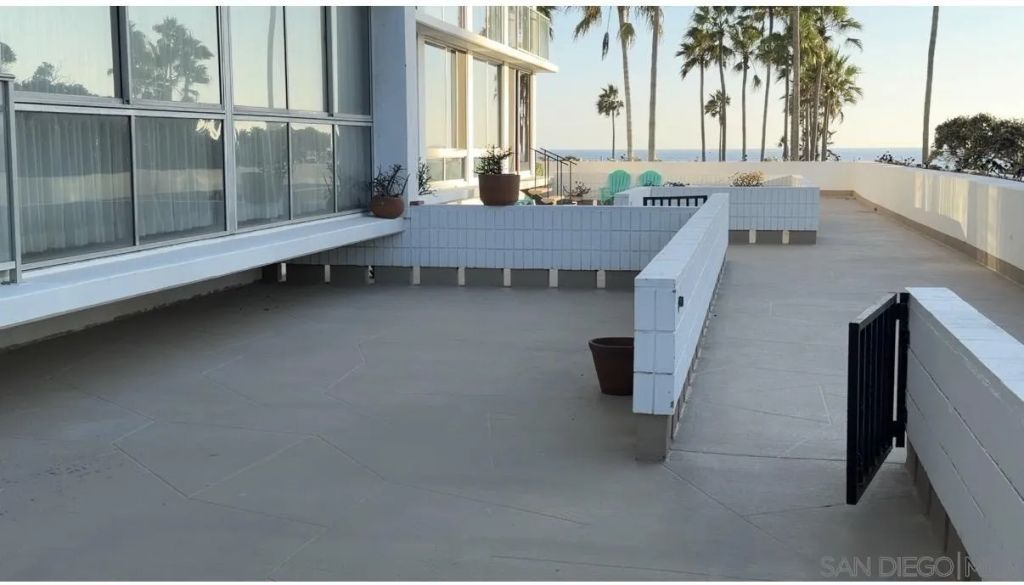 1810 Avenida Del Mundo 106, Coronado, CA 92118