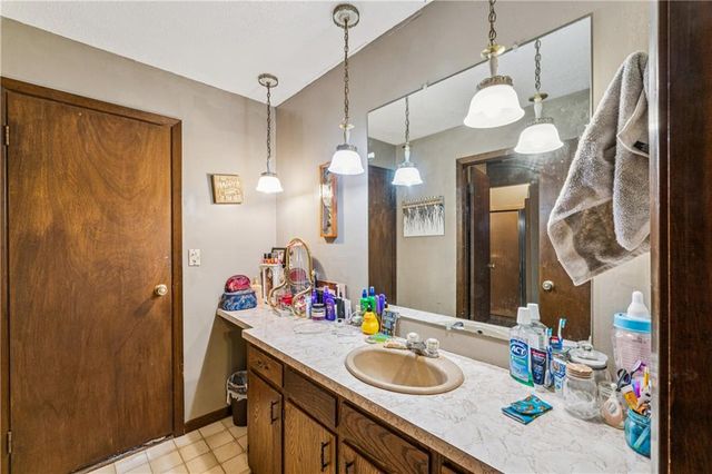 1210 S Gordon Street, Concordia, MO 64020