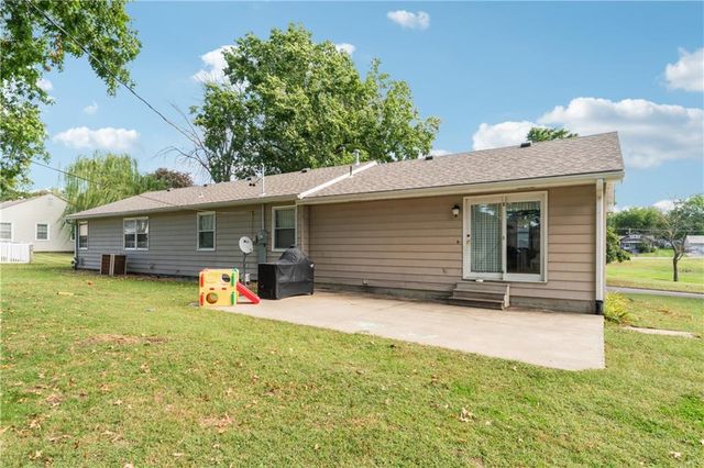 1210 S Gordon Street, Concordia, MO 64020