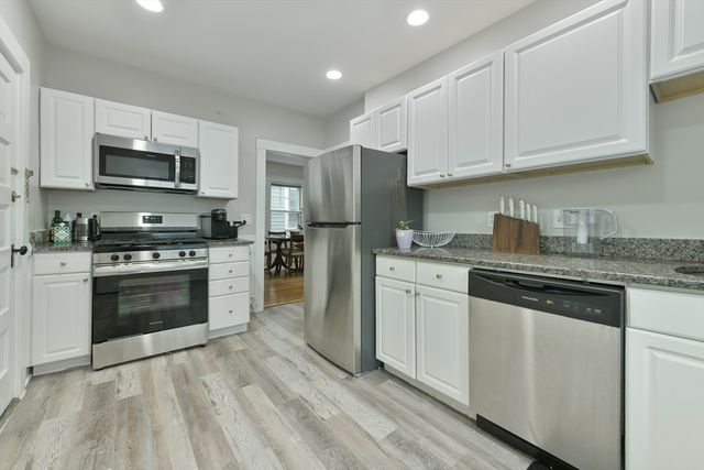 6 Brewer St 2, Cambridge, MA 02138