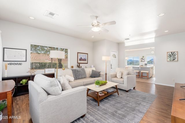 12207 N DESERT SAGE Drive B, Fountain Hills, AZ 85268