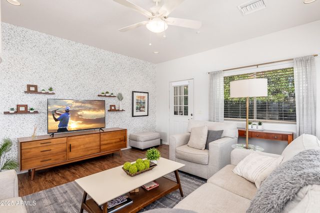 12207 N DESERT SAGE Drive B, Fountain Hills, AZ 85268