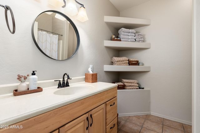 12207 N DESERT SAGE Drive B, Fountain Hills, AZ 85268