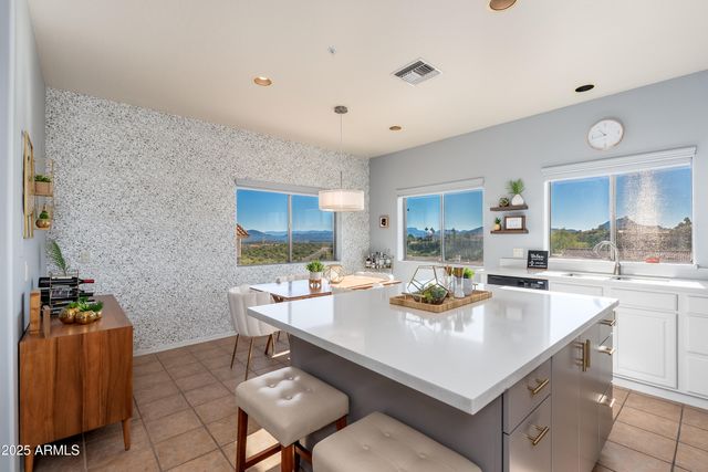 12207 N DESERT SAGE Drive B, Fountain Hills, AZ 85268