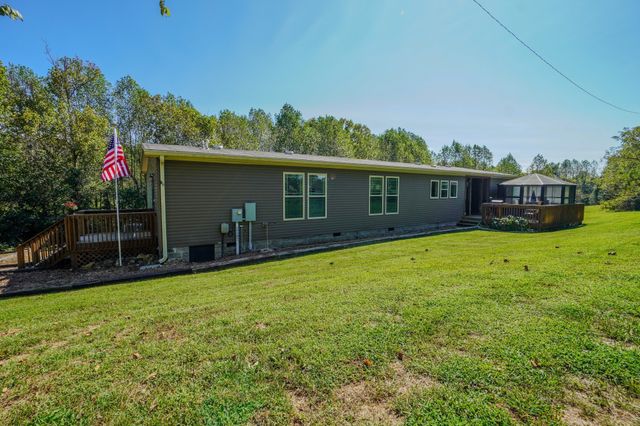 137 Hawkins Rd, Westmoreland, TN 37186