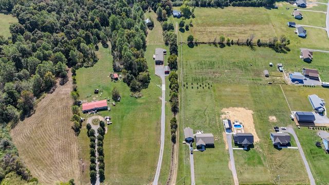 137 Hawkins Rd, Westmoreland, TN 37186