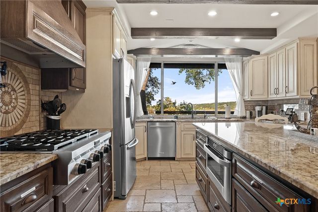 259 Oak Hideaway Drive, Canyon Lake, TX 78133