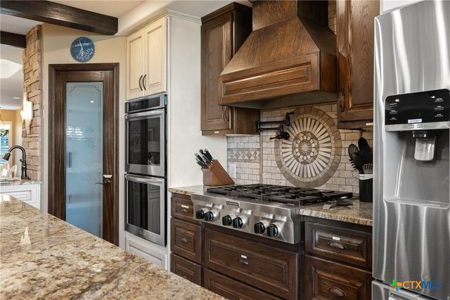 259 Oak Hideaway Drive, Canyon Lake, TX 78133