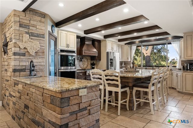 259 Oak Hideaway Drive, Canyon Lake, TX 78133
