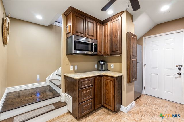 259 Oak Hideaway Drive, Canyon Lake, TX 78133