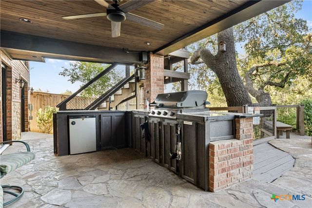 259 Oak Hideaway Drive, Canyon Lake, TX 78133