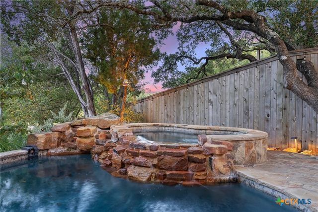 259 Oak Hideaway Drive, Canyon Lake, TX 78133