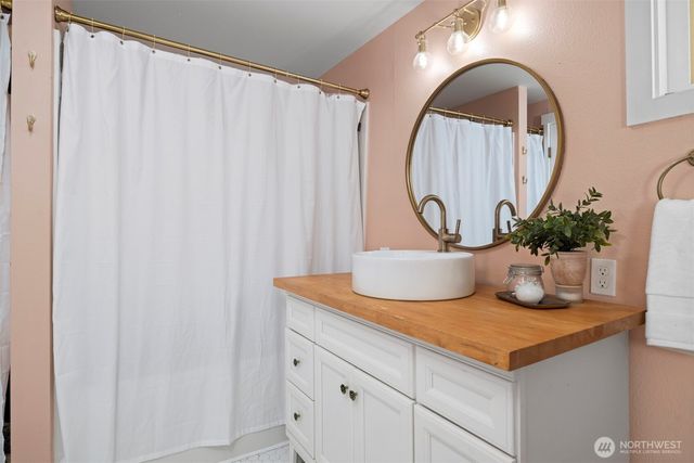 3895 Bancroft Road, Bellingham, WA 98225