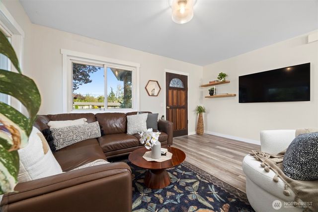 3895 Bancroft Road, Bellingham, WA 98225