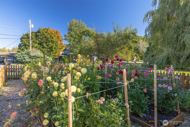 3895 Bancroft Road, Bellingham, WA 98225