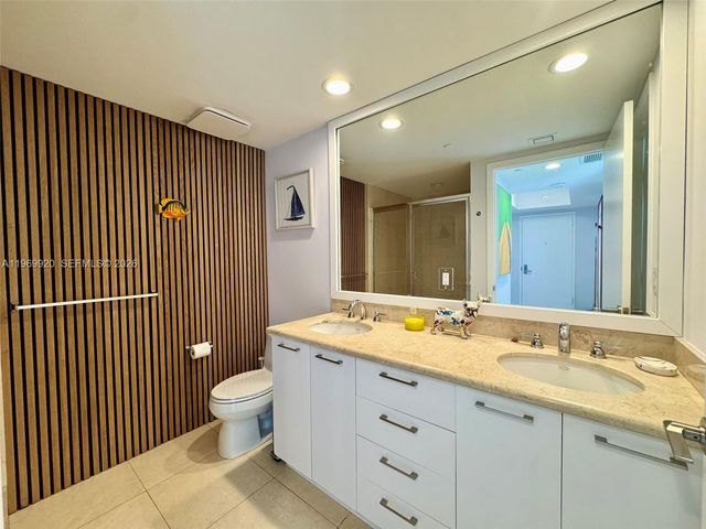 50 Biscayne Blvd 4710, Miami, FL 33132