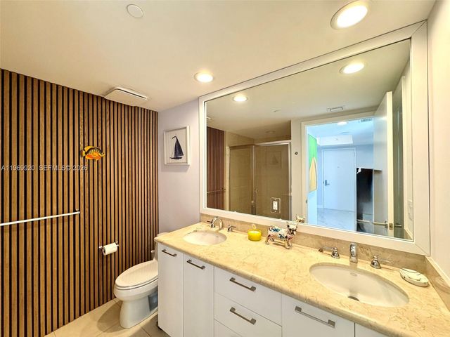 50 Biscayne Blvd 4710, Miami, FL 33132