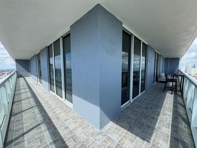 50 Biscayne Blvd 4710, Miami, FL 33132