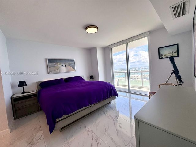 50 Biscayne Blvd 4710, Miami, FL 33132