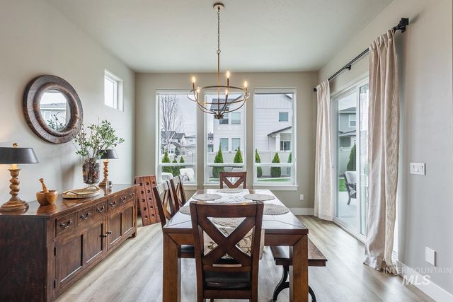 5576 S Rosalia Way, Meridian, ID 83642