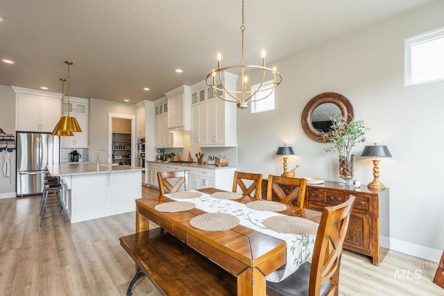 5576 S Rosalia Way, Meridian, ID 83642