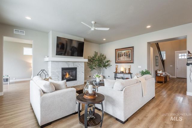 5576 S Rosalia Way, Meridian, ID 83642