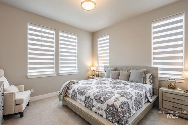 5576 S Rosalia Way, Meridian, ID 83642