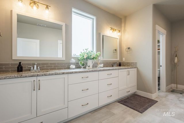 5576 S Rosalia Way, Meridian, ID 83642