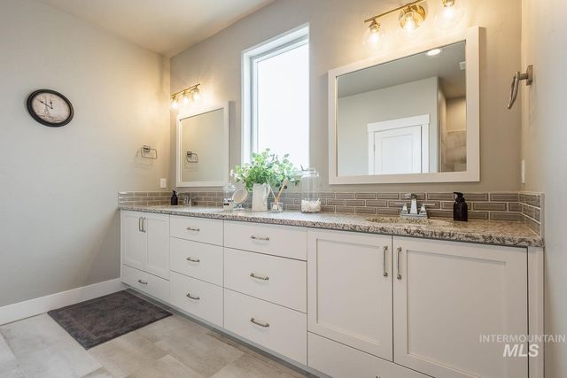 5576 S Rosalia Way, Meridian, ID 83642