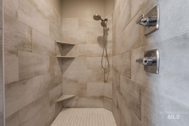 5576 S Rosalia Way, Meridian, ID 83642