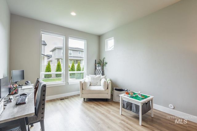 5576 S Rosalia Way, Meridian, ID 83642