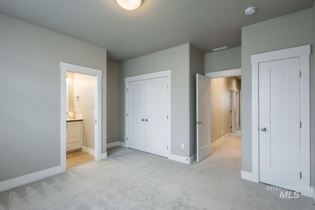 5576 S Rosalia Way, Meridian, ID 83642