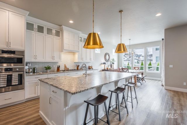 5576 S Rosalia Way, Meridian, ID 83642