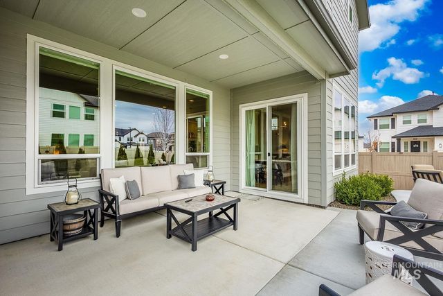 5576 S Rosalia Way, Meridian, ID 83642