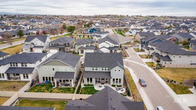 5576 S Rosalia Way, Meridian, ID 83642