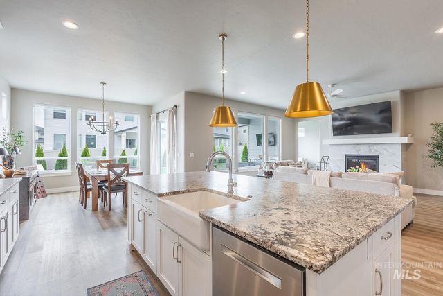 5576 S Rosalia Way, Meridian, ID 83642