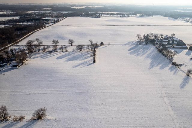 9202 TOWN HALL Road, Belvidere, IL 61008