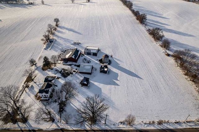 9202 TOWN HALL Road, Belvidere, IL 61008