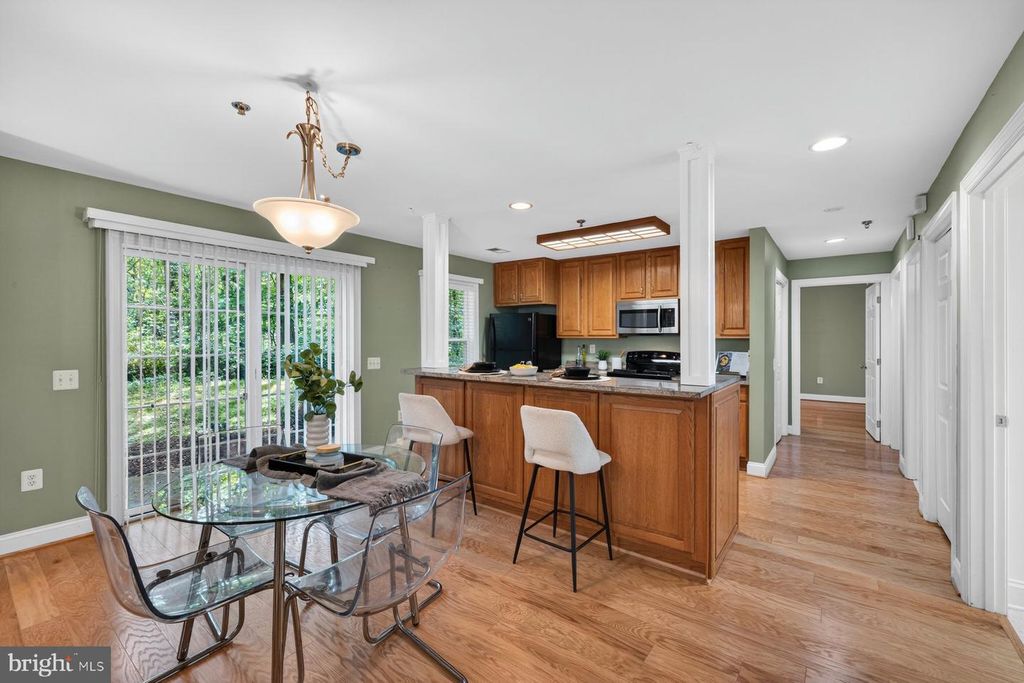Image 11 of property listing at 9743 WINERY CT #9743, Gaithersburg, MD 20879