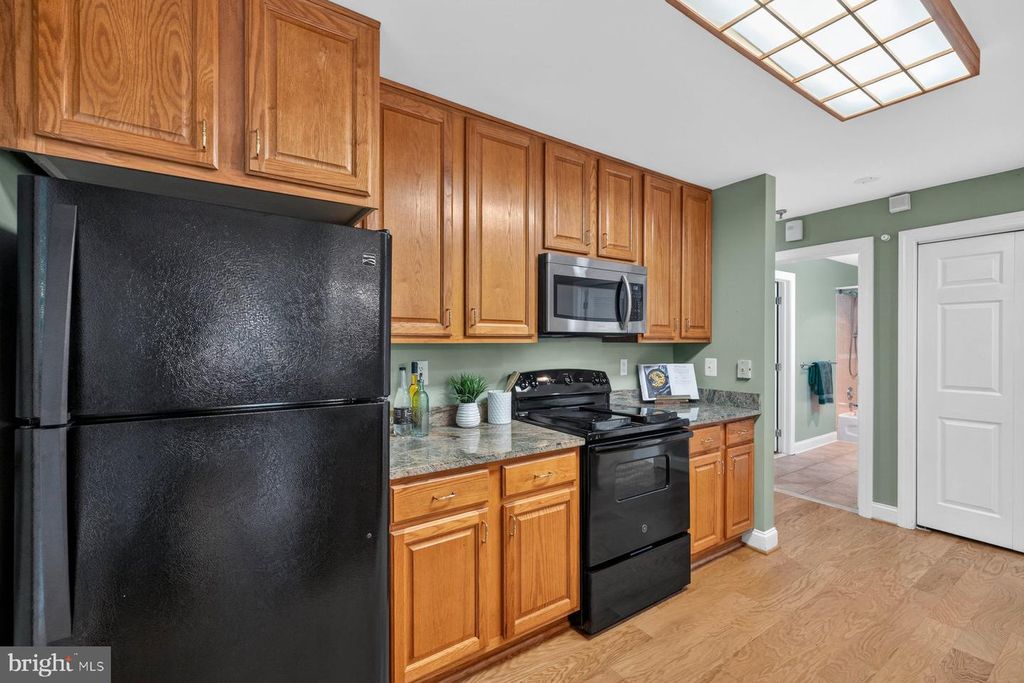 Image 14 of property listing at 9743 WINERY CT #9743, Gaithersburg, MD 20879