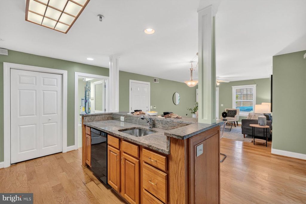 Image 15 of property listing at 9743 WINERY CT #9743, Gaithersburg, MD 20879