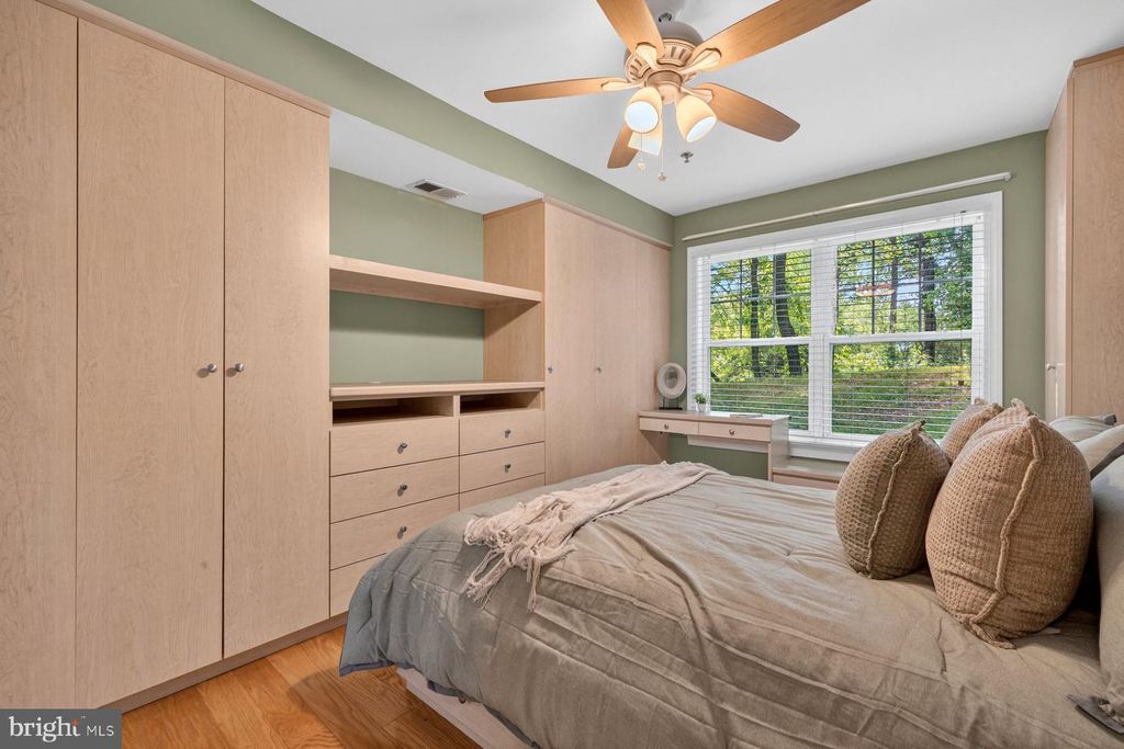 Image 19 of property listing at 9743 WINERY CT #9743, Gaithersburg, MD 20879
