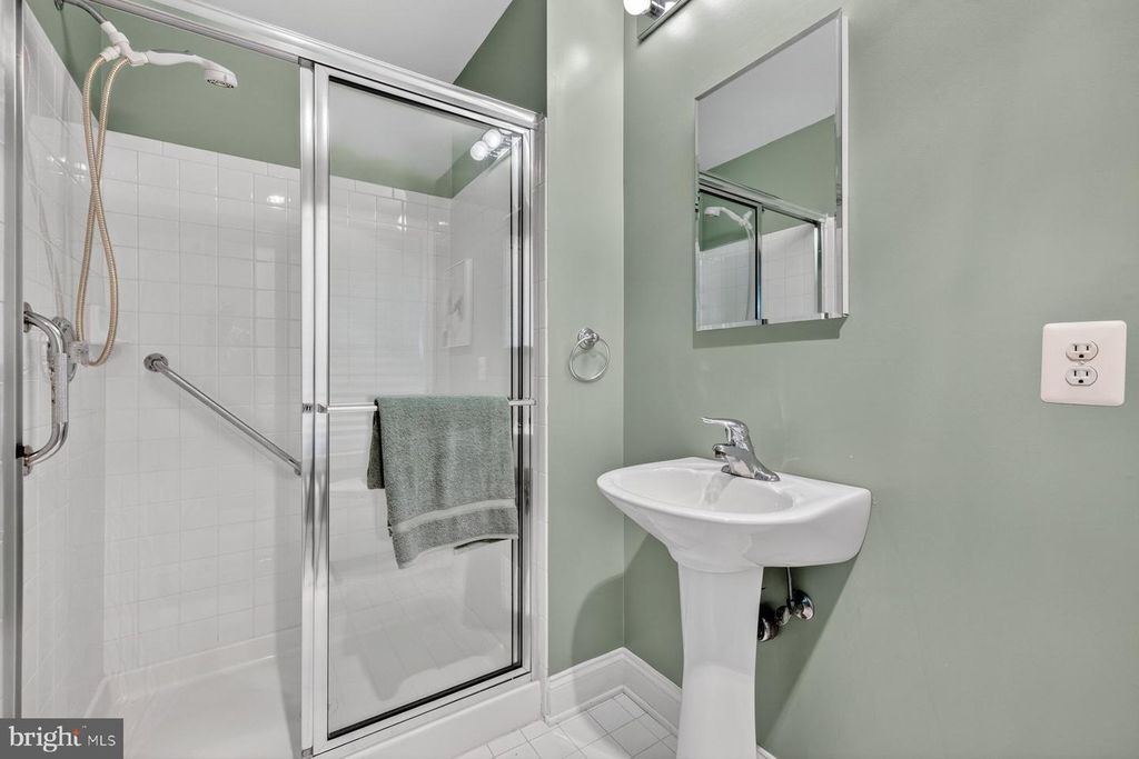 Image 27 of property listing at 9743 WINERY CT #9743, Gaithersburg, MD 20879