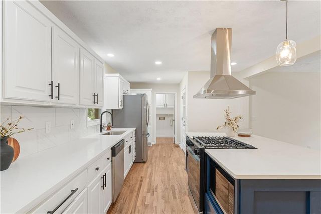2580 Due West Circle NW, Kennesaw, GA 30152