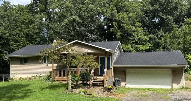 12389 White Lake Road, Fenton, MI 48430