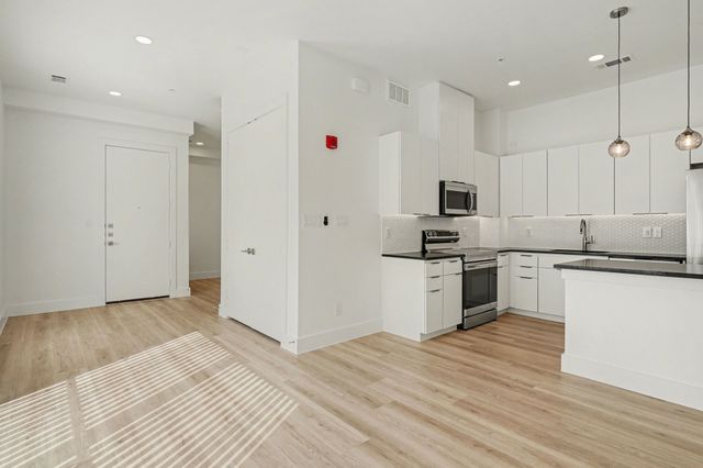 2217 N Fitzhugh Avenue 204, Dallas, TX 75204