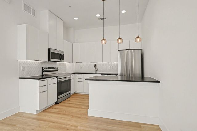 2217 N Fitzhugh Avenue 204, Dallas, TX 75204